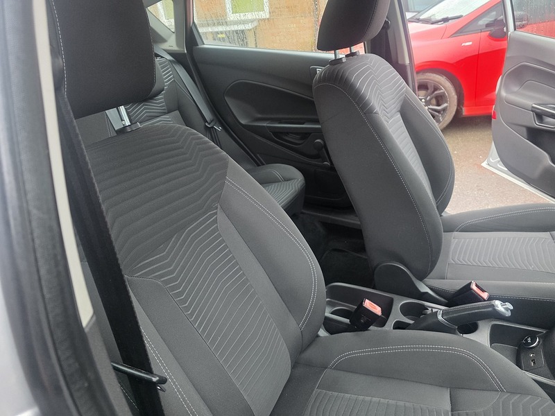 Ford Fiesta 1.0T EcoBoost Zetec Hatchback 5dr Petrol Powershift Euro 5 (100 ps) - U2330