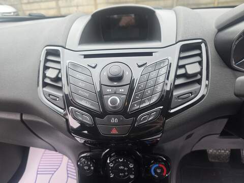 Ford Fiesta 1.0T EcoBoost Zetec Hatchback 5dr Petrol Powershift Euro 5 (100 ps) - U2330
