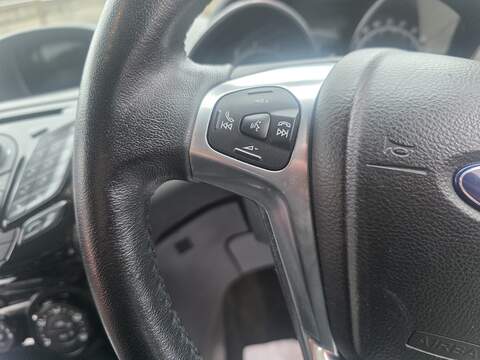 Ford Fiesta 1.0T EcoBoost Zetec Hatchback 5dr Petrol Powershift Euro 5 (100 ps) - U2330