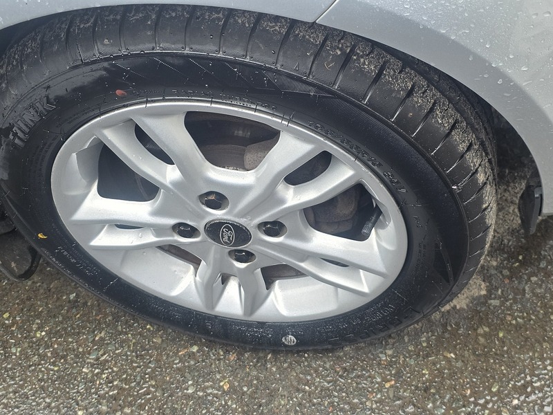 Ford Fiesta 1.0T EcoBoost Zetec Hatchback 5dr Petrol Powershift Euro 5 (100 ps) - U2330