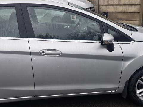 Ford Fiesta 1.0T EcoBoost Zetec Hatchback 5dr Petrol Powershift Euro 5 (100 ps) - U2330