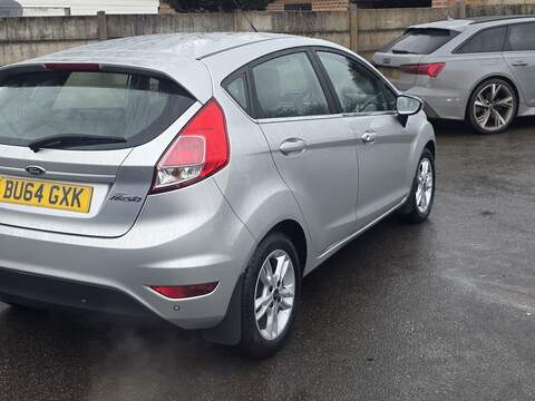 Ford Fiesta 1.0T EcoBoost Zetec Hatchback 5dr Petrol Powershift Euro 5 (100 ps) - U2330