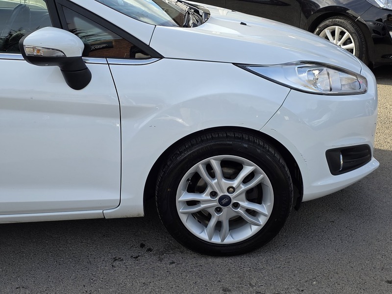 Ford Fiesta 1.0T EcoBoost Zetec Hatchback 5dr Petrol Powershift Euro 5 (100 ps) - U2331