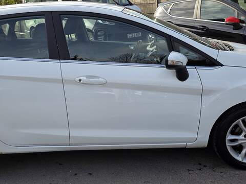 Ford Fiesta 1.0T EcoBoost Zetec Hatchback 5dr Petrol Powershift Euro 5 (100 ps) - U2331
