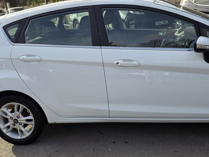 Ford Fiesta 1.0T EcoBoost Zetec Hatchback 5dr Petrol Powershift Euro 5 (100 ps) - U2331
