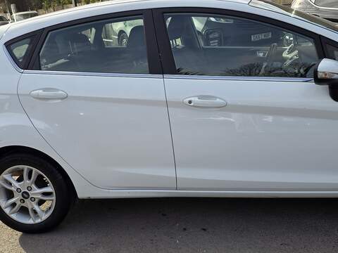 Ford Fiesta 1.0T EcoBoost Zetec Hatchback 5dr Petrol Powershift Euro 5 (100 ps) - U2331