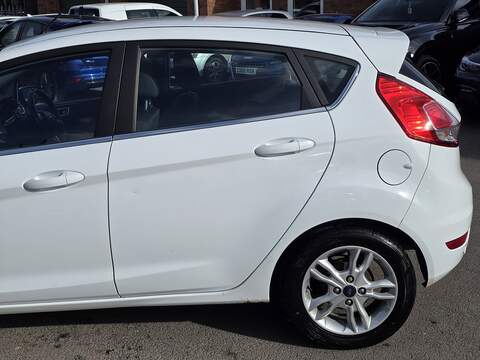Ford Fiesta 1.0T EcoBoost Zetec Hatchback 5dr Petrol Powershift Euro 5 (100 ps) - U2331
