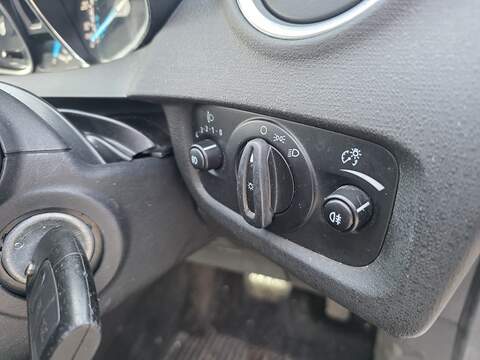 Ford Fiesta 1.0T EcoBoost Zetec Hatchback 5dr Petrol Powershift Euro 5 (100 ps) - U2331