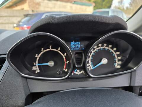 Ford Fiesta 1.0T EcoBoost Zetec Hatchback 5dr Petrol Powershift Euro 5 (100 ps) - U2331