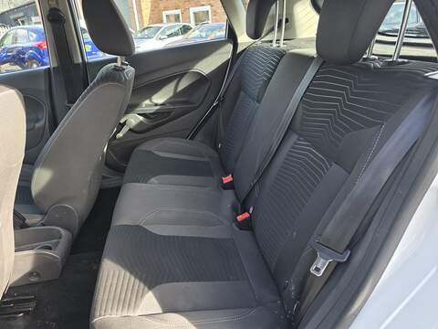 Ford Fiesta 1.0T EcoBoost Zetec Hatchback 5dr Petrol Powershift Euro 5 (100 ps) - U2331