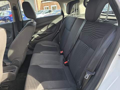 Ford Fiesta 1.0T EcoBoost Zetec Hatchback 5dr Petrol Powershift Euro 5 (100 ps) - U2331
