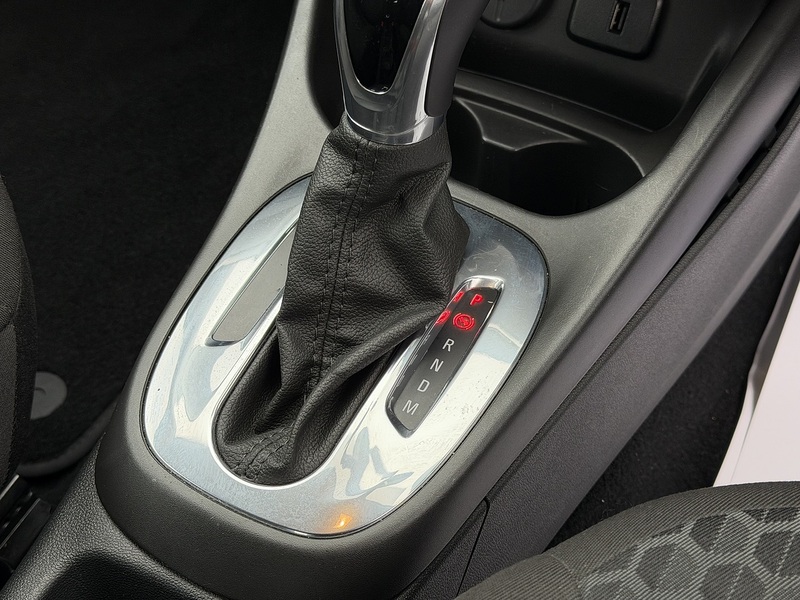 Vauxhall Corsa 1.4i ecoTEC Design Hatchback 5dr Petrol Easytronic Euro 6 (s/s) (90 ps) - U2335