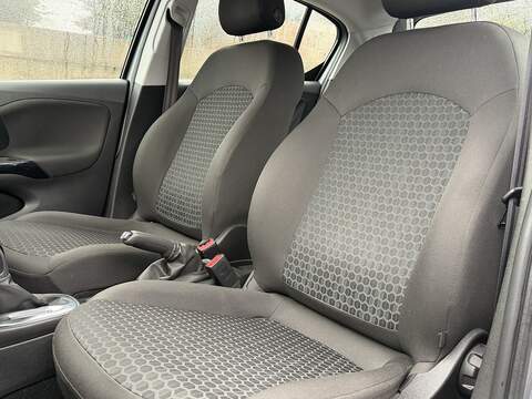 Vauxhall Corsa 1.4i ecoTEC Design Hatchback 5dr Petrol Easytronic Euro 6 (s/s) (90 ps) - U2335