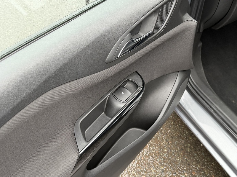 Vauxhall Corsa 1.4i ecoTEC Design Hatchback 5dr Petrol Easytronic Euro 6 (s/s) (90 ps) - U2335