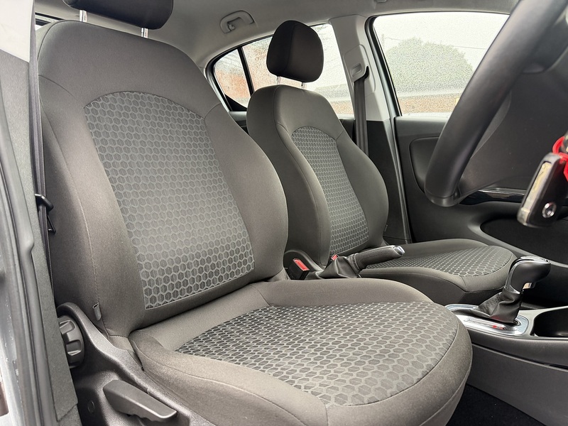 Vauxhall Corsa 1.4i ecoTEC Design Hatchback 5dr Petrol Easytronic Euro 6 (s/s) (90 ps) - U2335