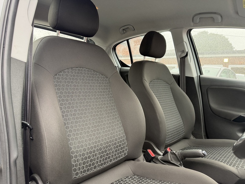 Vauxhall Corsa 1.4i ecoTEC Design Hatchback 5dr Petrol Easytronic Euro 6 (s/s) (90 ps) - U2335