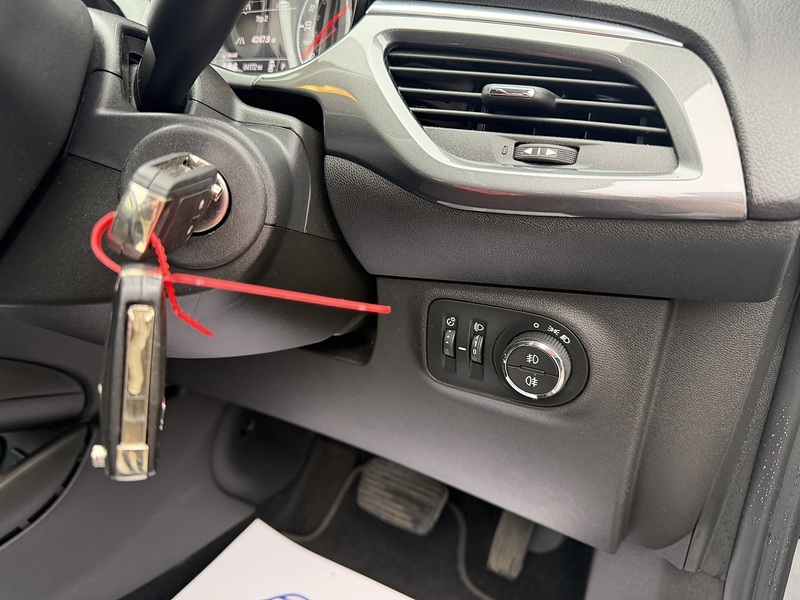 Vauxhall Corsa 1.4i ecoTEC Design Hatchback 5dr Petrol Easytronic Euro 6 (s/s) (90 ps) - U2335