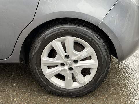 Vauxhall Corsa 1.4i ecoTEC Design Hatchback 5dr Petrol Easytronic Euro 6 (s/s) (90 ps) - U2335