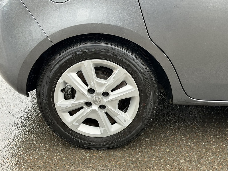 Vauxhall Corsa 1.4i ecoTEC Design Hatchback 5dr Petrol Easytronic Euro 6 (s/s) (90 ps) - U2335