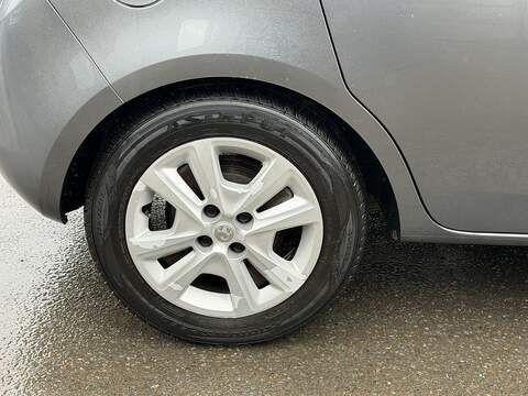 Vauxhall Corsa 1.4i ecoTEC Design Hatchback 5dr Petrol Easytronic Euro 6 (s/s) (90 ps) - U2335