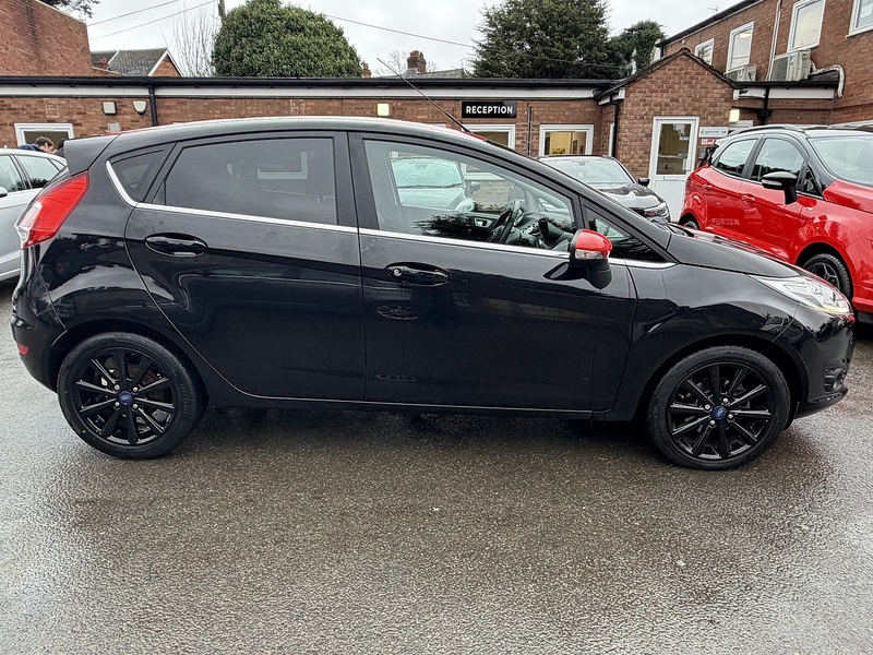 Ford Fiesta 1.0T EcoBoost Titanium Hatchback 5dr Petrol Powershift Euro 6 (100 ps) - U2336
