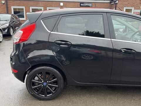 Ford Fiesta 1.0T EcoBoost Titanium Hatchback 5dr Petrol Powershift Euro 6 (100 ps) - U2336