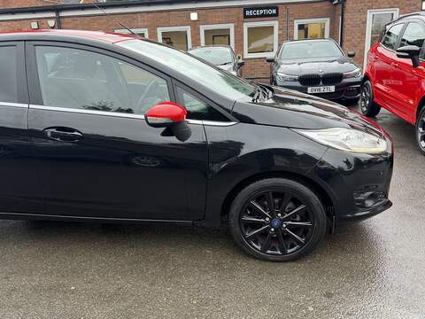 Ford Fiesta 1.0T EcoBoost Titanium Hatchback 5dr Petrol Powershift Euro 6 (100 ps) - U2336