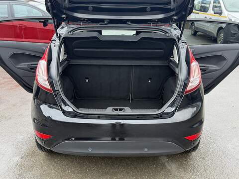 Ford Fiesta 1.0T EcoBoost Titanium Hatchback 5dr Petrol Powershift Euro 6 (100 ps) - U2336