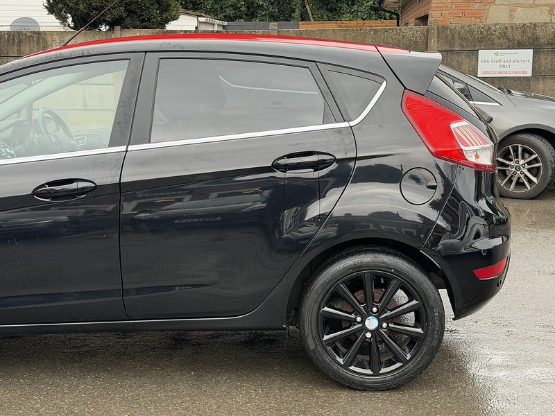 Ford Fiesta 1.0T EcoBoost Titanium Hatchback 5dr Petrol Powershift Euro 6 (100 ps) - U2336