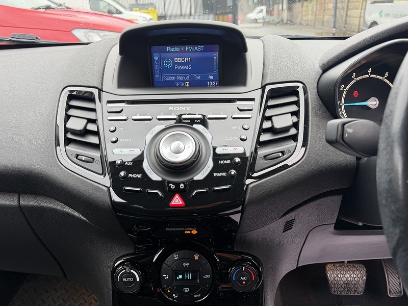 Ford Fiesta 1.0T EcoBoost Titanium Hatchback 5dr Petrol Powershift Euro 6 (100 ps) - U2336