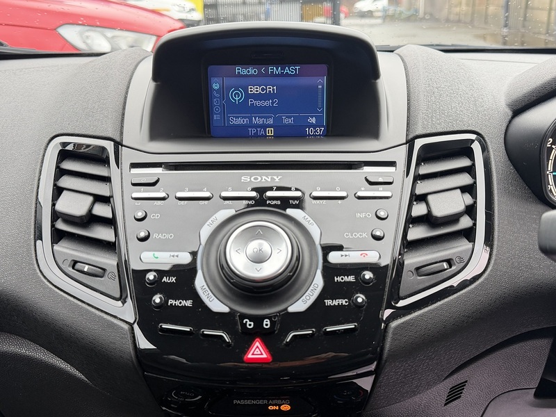 Ford Fiesta 1.0T EcoBoost Titanium Hatchback 5dr Petrol Powershift Euro 6 (100 ps) - U2336