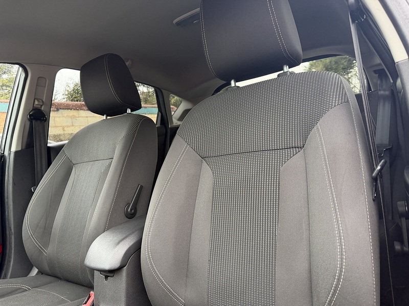 Ford Fiesta 1.0T EcoBoost Titanium Hatchback 5dr Petrol Powershift Euro 6 (100 ps) - U2336