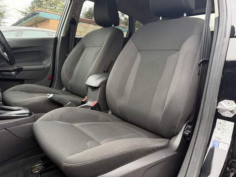 Ford Fiesta 1.0T EcoBoost Titanium Hatchback 5dr Petrol Powershift Euro 6 (100 ps) - U2336