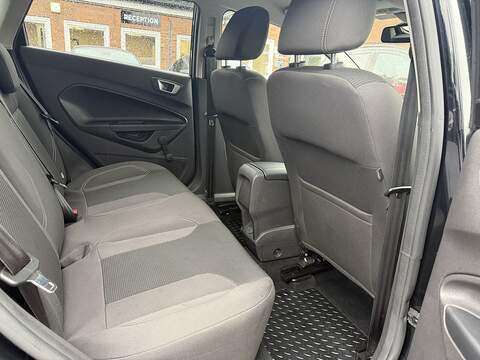 Ford Fiesta 1.0T EcoBoost Titanium Hatchback 5dr Petrol Powershift Euro 6 (100 ps) - U2336