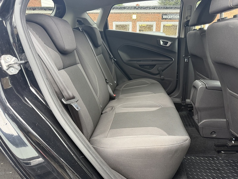 Ford Fiesta 1.0T EcoBoost Titanium Hatchback 5dr Petrol Powershift Euro 6 (100 ps) - U2336