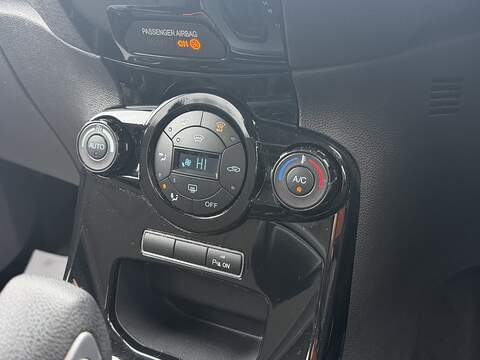 Ford Fiesta 1.0T EcoBoost Titanium Hatchback 5dr Petrol Powershift Euro 6 (100 ps) - U2336
