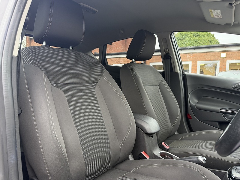 Ford Fiesta 1.0T EcoBoost Titanium Hatchback 5dr Petrol Powershift Euro 6 (100 ps) - U2336