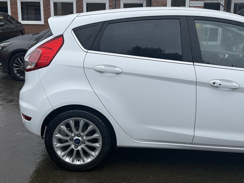 Ford Fiesta 1.0T EcoBoost Titanium X Hatchback 5dr Petrol Powershift Euro 5 (100 ps) - U2340