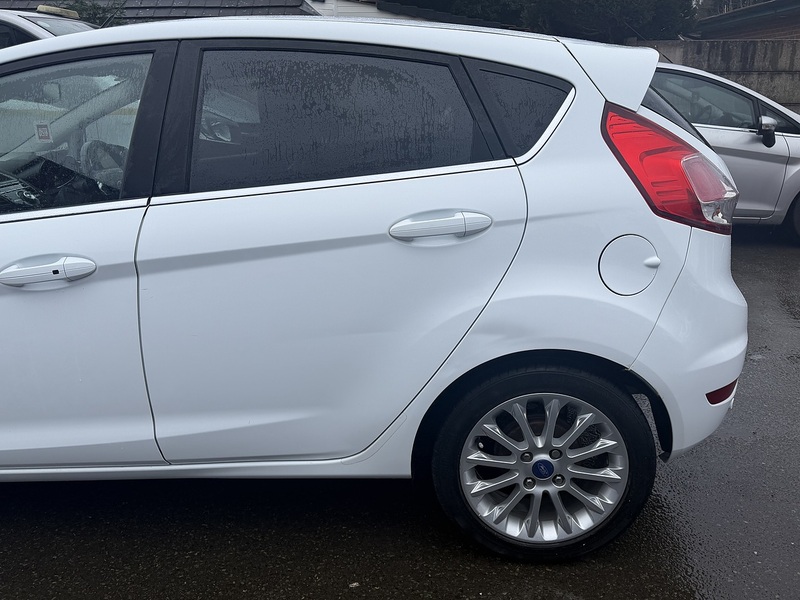 Ford Fiesta 1.0T EcoBoost Titanium X Hatchback 5dr Petrol Powershift Euro 5 (100 ps) - U2340
