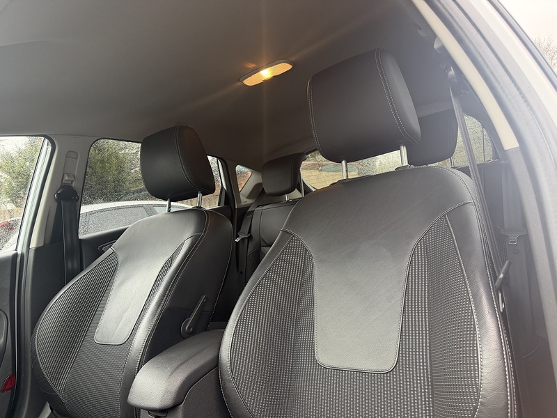 Ford Fiesta 1.0T EcoBoost Titanium X Hatchback 5dr Petrol Powershift Euro 5 (100 ps) - U2340