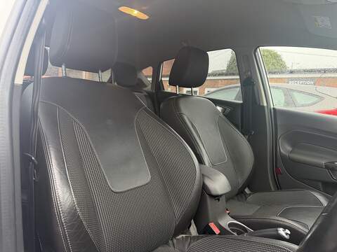 Ford Fiesta 1.0T EcoBoost Titanium X Hatchback 5dr Petrol Powershift Euro 5 (100 ps) - U2340