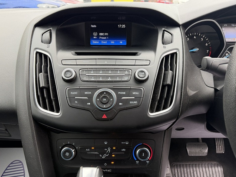 Ford Focus 1.0T EcoBoost Style Estate 5dr Petrol Auto Euro 6 (s/s) (125 ps) - U2341