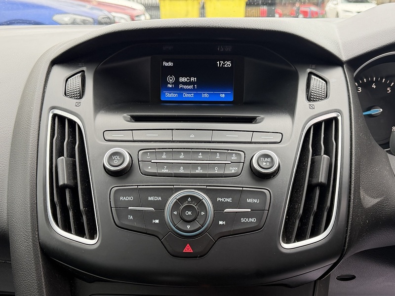 Ford Focus 1.0T EcoBoost Style Estate 5dr Petrol Auto Euro 6 (s/s) (125 ps) - U2341