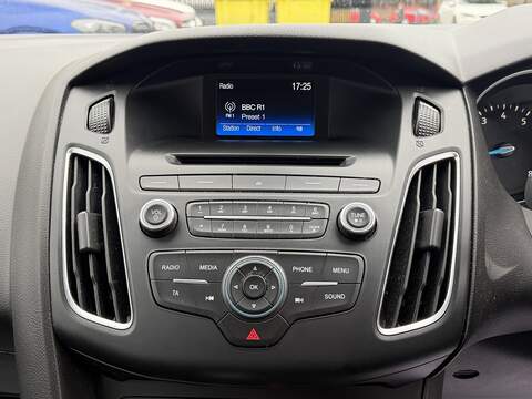 Ford Focus 1.0T EcoBoost Style Estate 5dr Petrol Auto Euro 6 (s/s) (125 ps) - U2341