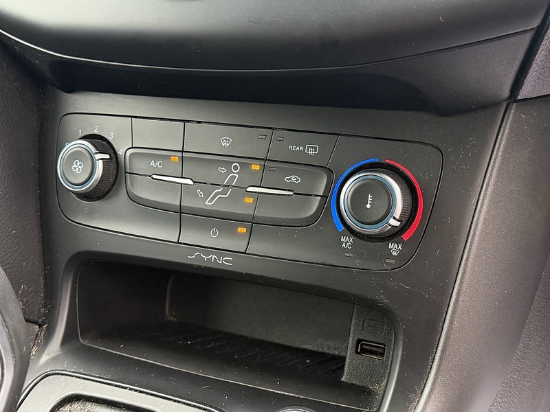 Ford Focus 1.0T EcoBoost Style Estate 5dr Petrol Auto Euro 6 (s/s) (125 ps) - U2341