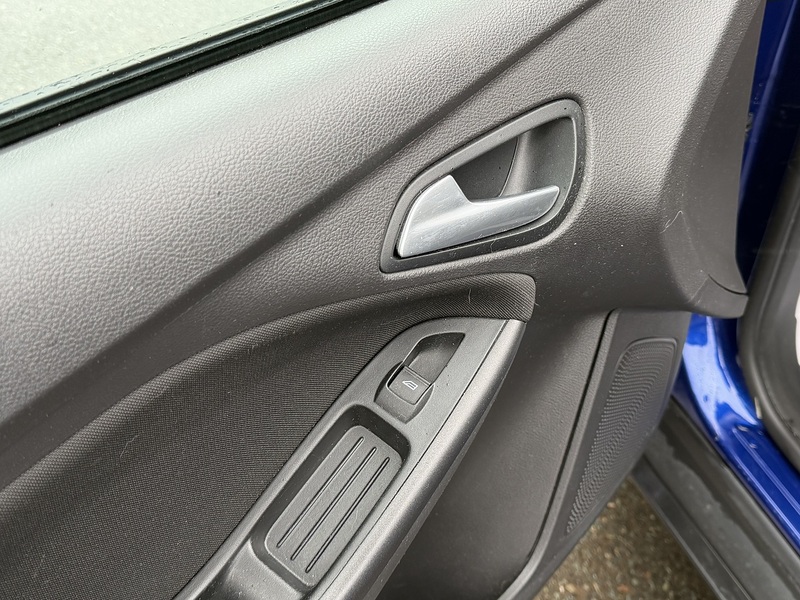 Ford Focus 1.0T EcoBoost Style Estate 5dr Petrol Auto Euro 6 (s/s) (125 ps) - U2341