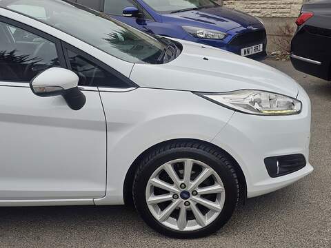 Ford Fiesta 1.0T EcoBoost Titanium Hatchback 5dr Petrol Powershift Euro 6 (100 ps) - U2343