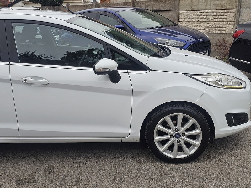 Ford Fiesta 1.0T EcoBoost Titanium Hatchback 5dr Petrol Powershift Euro 6 (100 ps) - U2343