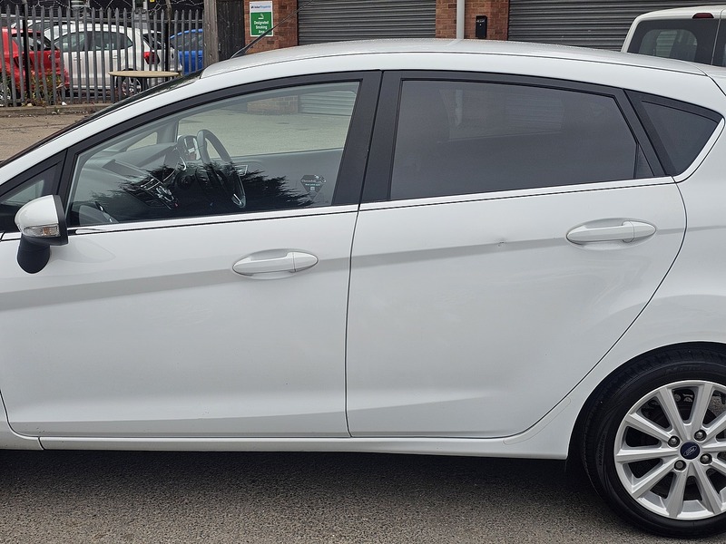 Ford Fiesta 1.0T EcoBoost Titanium Hatchback 5dr Petrol Powershift Euro 6 (100 ps) - U2343