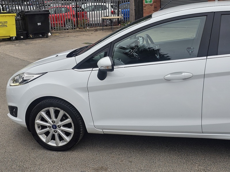 Ford Fiesta 1.0T EcoBoost Titanium Hatchback 5dr Petrol Powershift Euro 6 (100 ps) - U2343